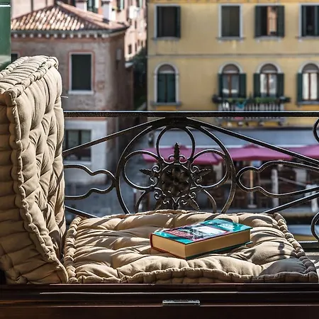 Palazzina Canal Venice Room photo