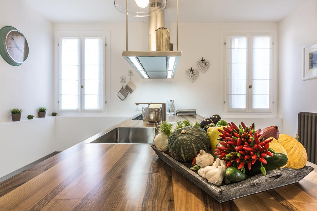 Palazzina Canal Apartment *